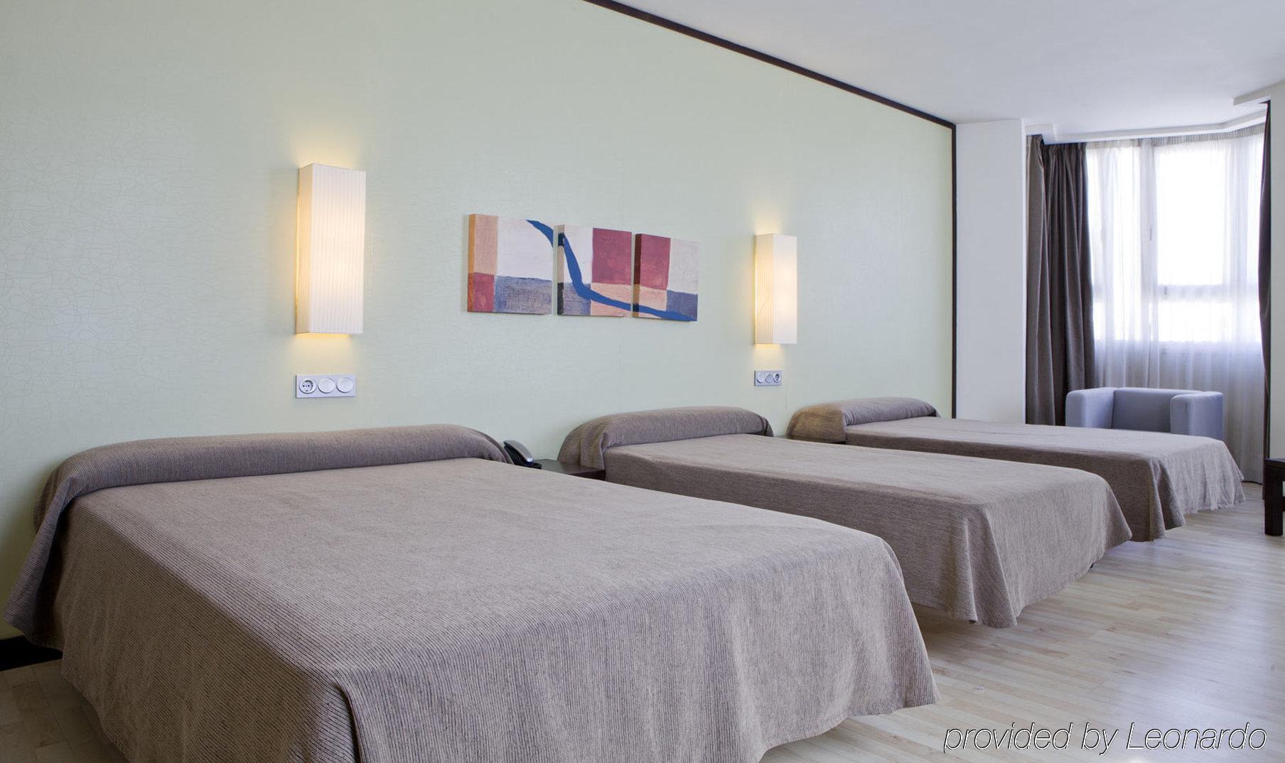 Hotel Emperatriz III Santa Marta de Tormes Zimmer foto